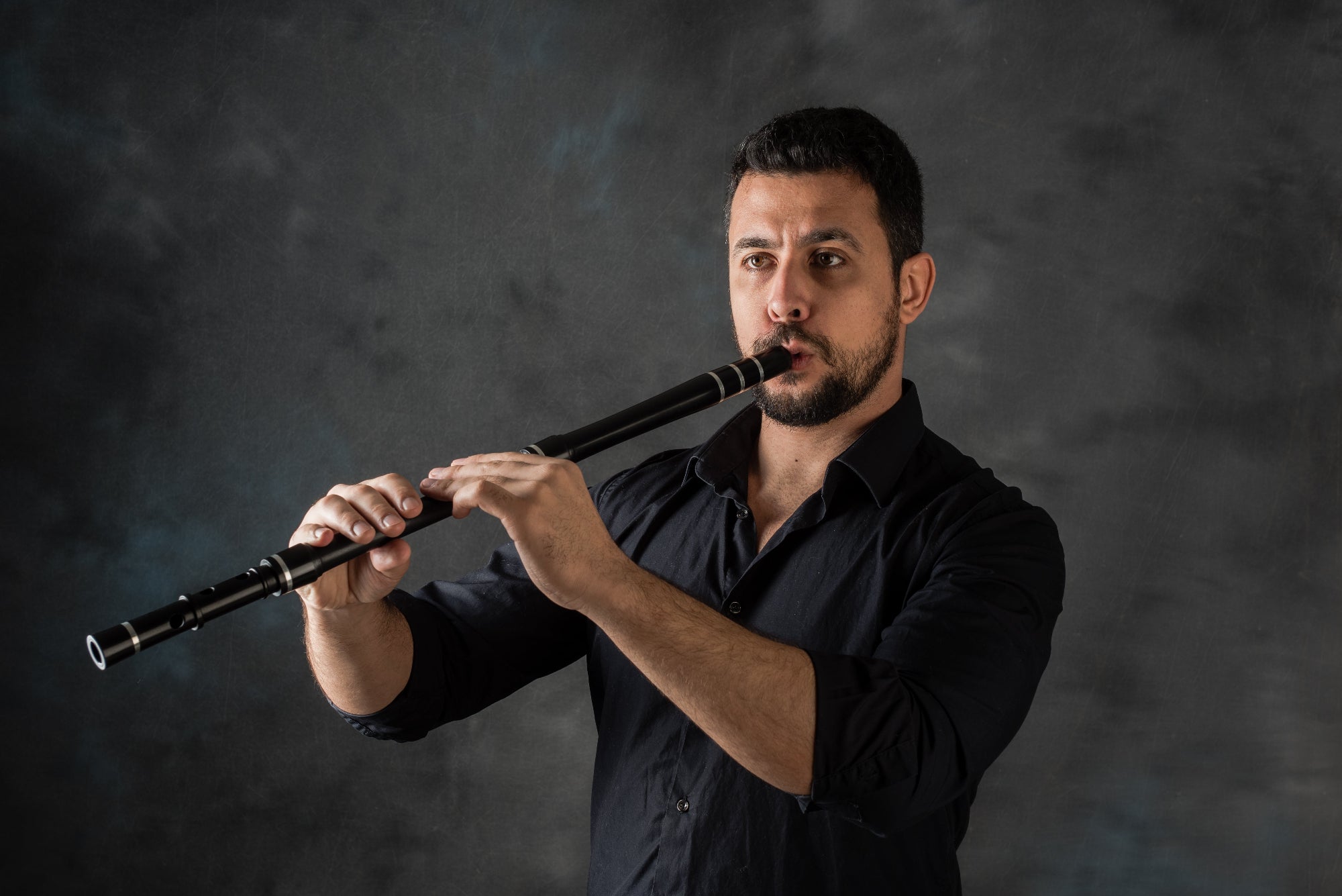 Producing a sound on the Kaval